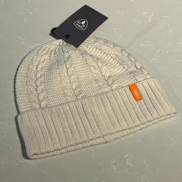 Nobis - No Cold Shoulder Beanie - Picture 7 of 14